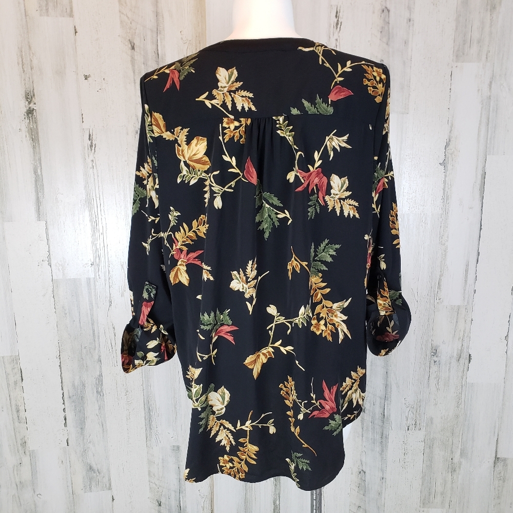 CJ Banks Black Floral Top Size 2X - Picture 4 of 7